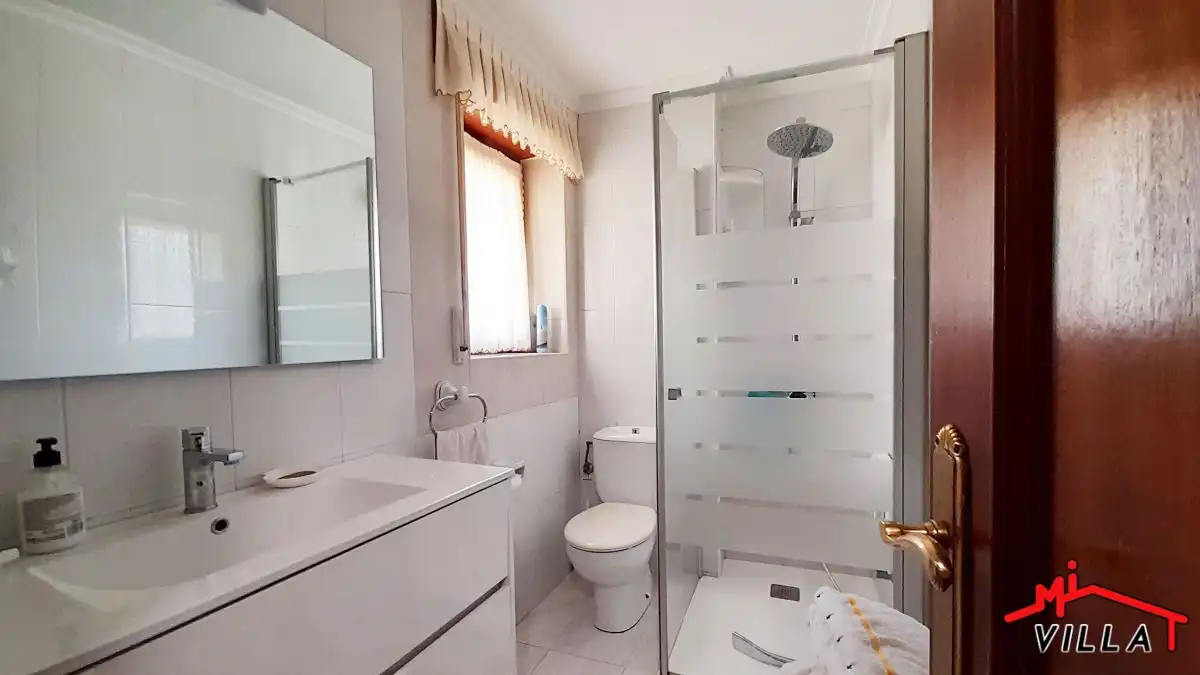 Baño de Casa o chalet en venta en Laredo con Terraza y Amueblado