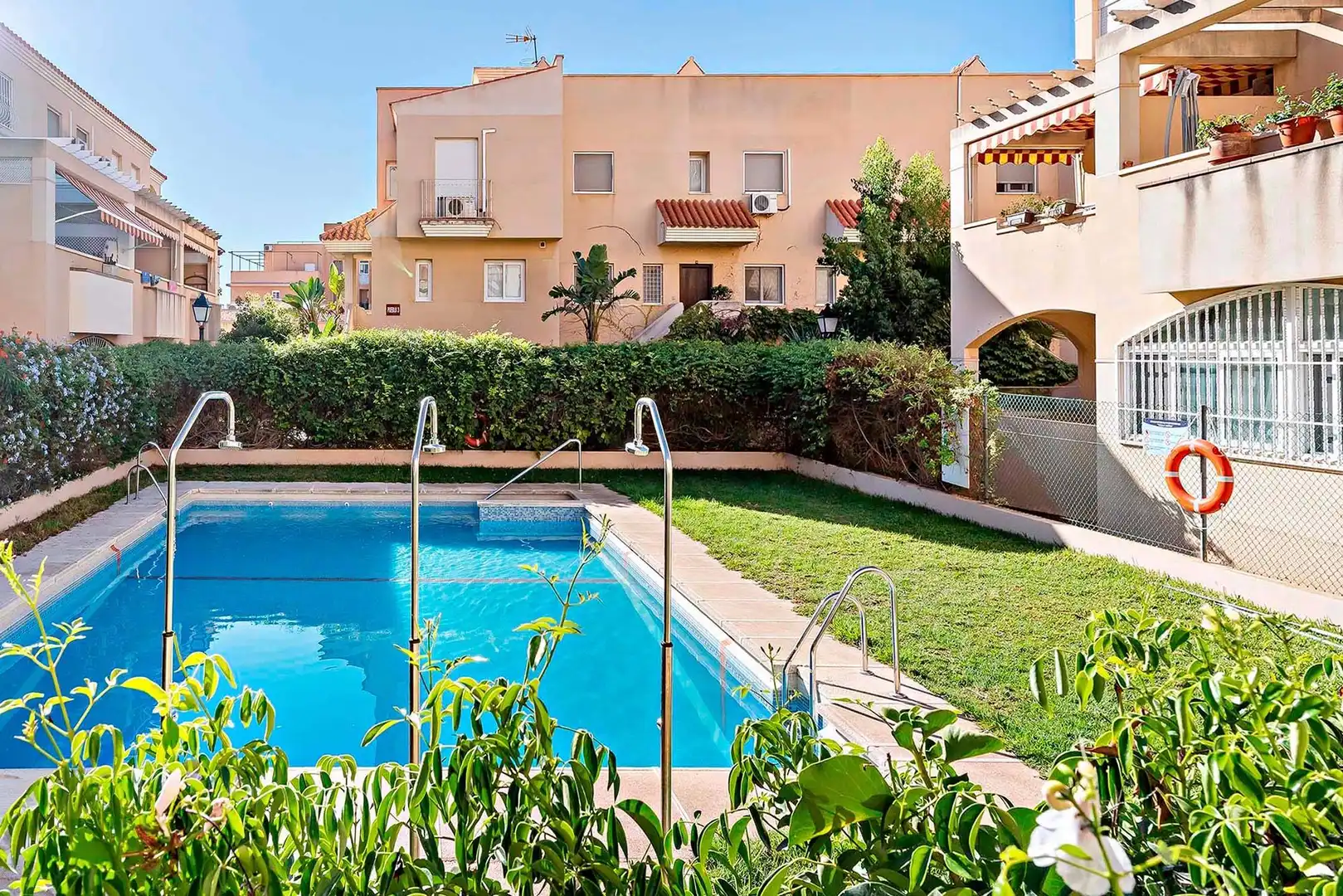 Piscina de Àtic en venda en Roquetas de Mar amb Aire condicionat, Parquet i Terrassa