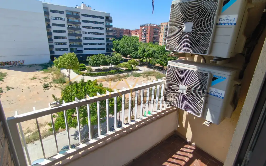 Exterior view of Flat for sale in Valencia  with Air Conditioner, Heating and Terrace
