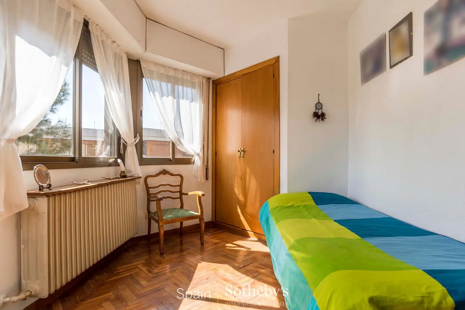 Dormitori de Apartament en venda en Madrid amb Aire condicionat, Calefacció i Terrassa
