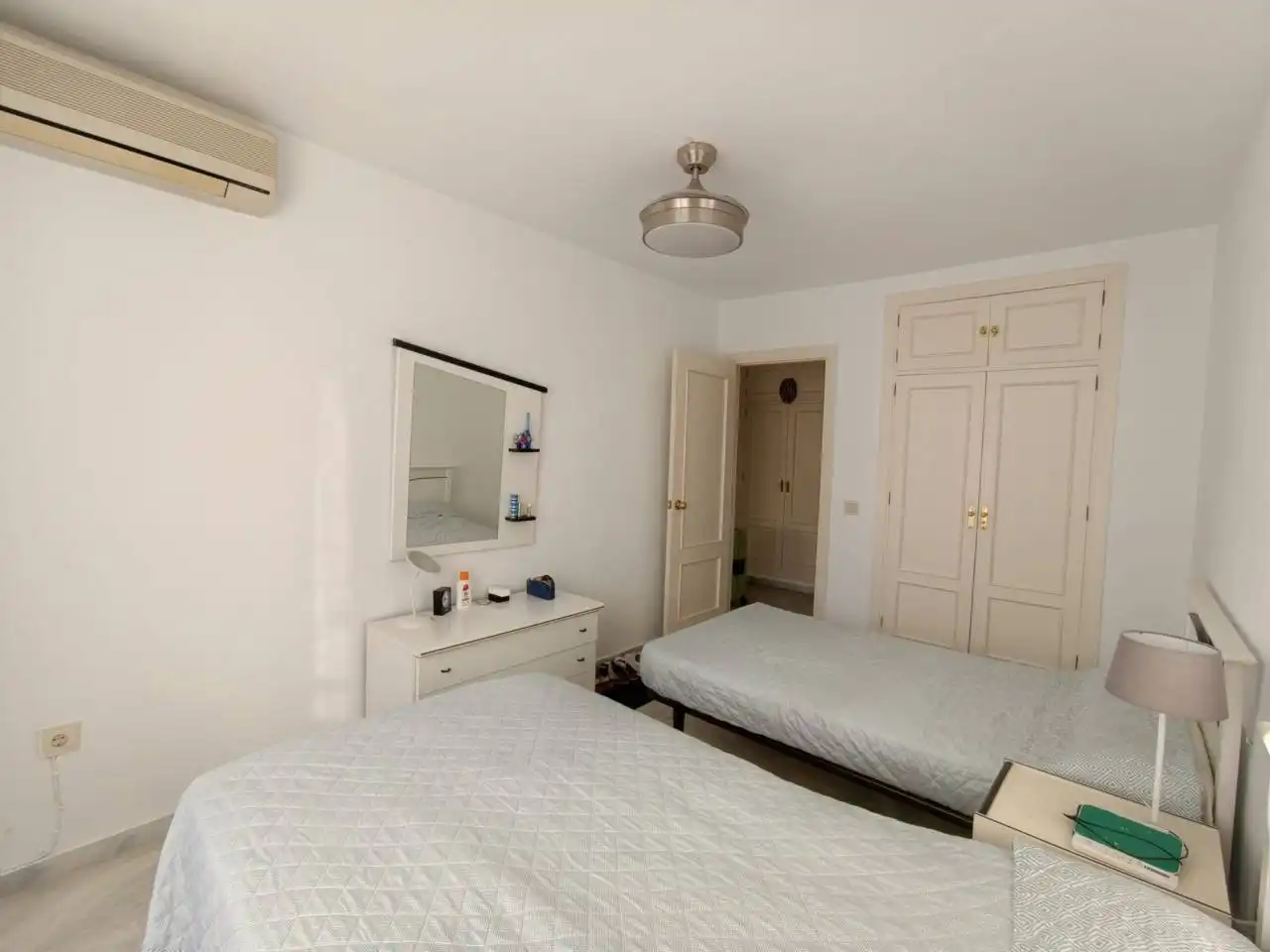 Dormitori de Apartament en venda en Montemar 