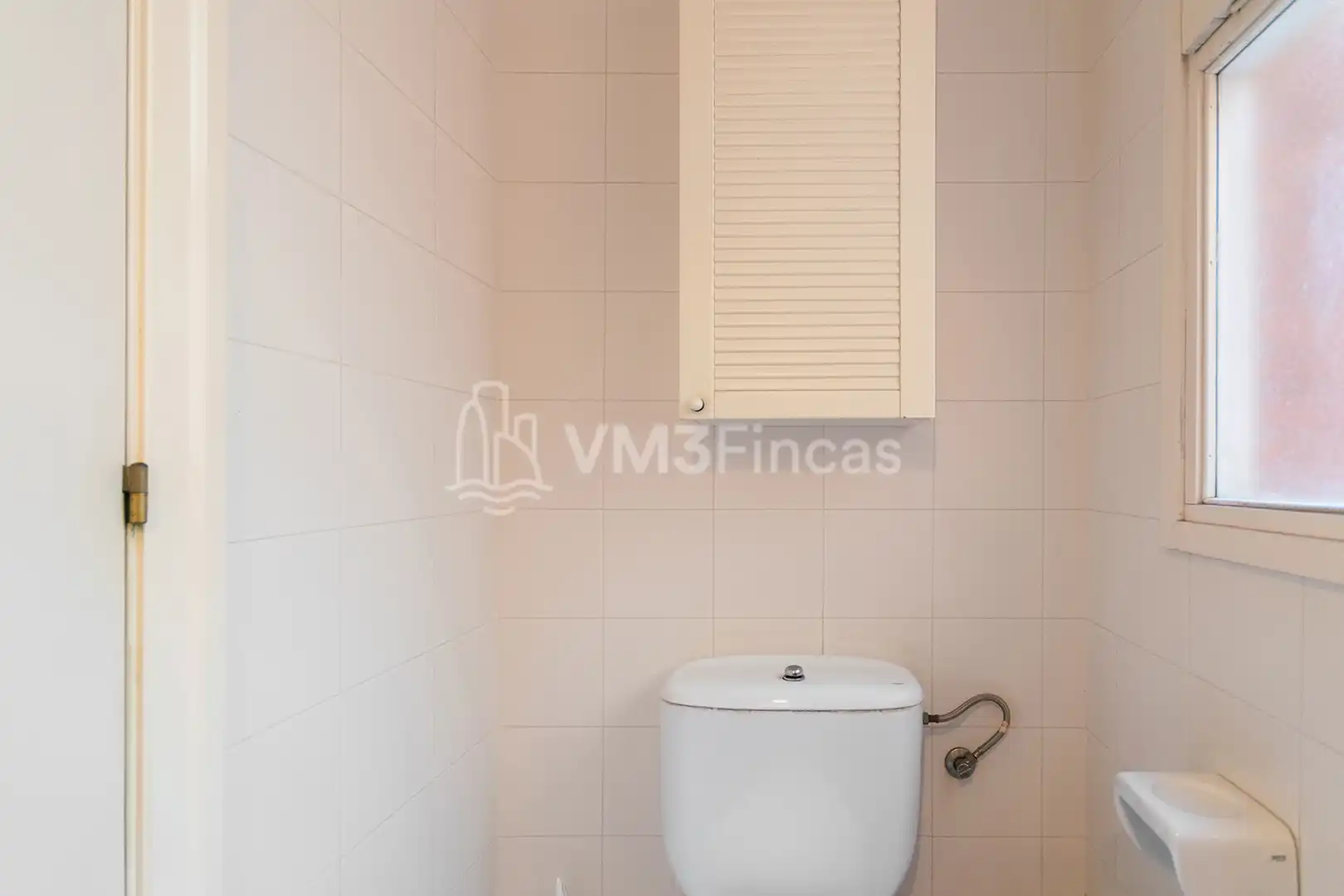 Bany de Local de lloguer en Barcelona amb Aire condicionat i Calefacció