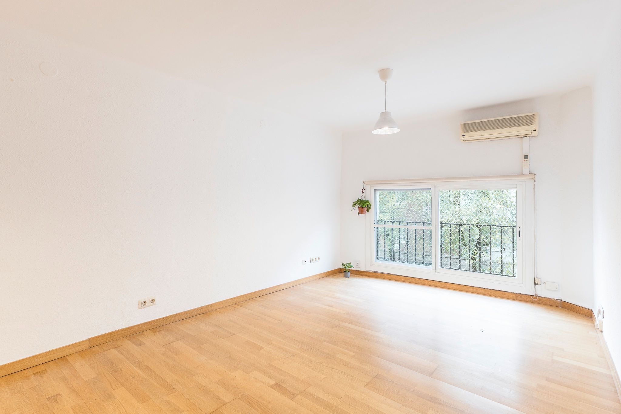 Living room of Apartment for sale in  Barcelona Capital  with Heating