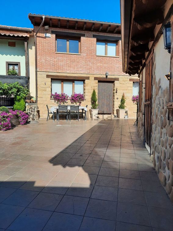 Terrassa de Finca rústica en venda en Medina de Pomar amb Calefacció, Terrassa i Traster