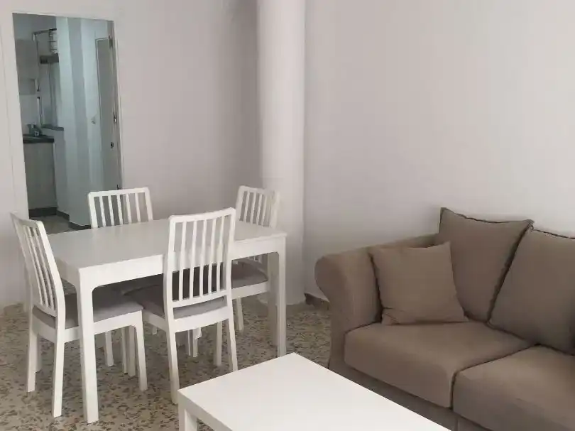 Wohnzimmer von Wohnung zur Miete in San Roque mit Balkon