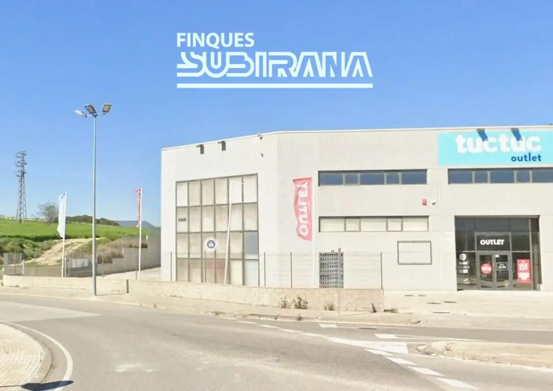 Außenansicht von Fabrikhallen zur Miete in Òdena