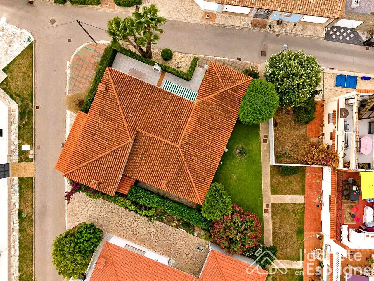 Vista exterior de Casa o xalet en venda en Vinaròs amb Aire condicionat, Calefacció i Jardí privat