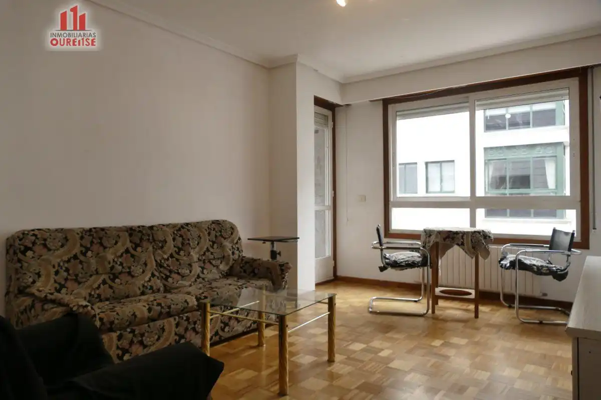 Sala de estar de Piso de alquiler en Ourense Capital  con Calefacción, Amueblado y Balcón