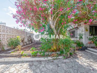 Xalet amb jardí en venda a Vistahermosa - Fuentebravía