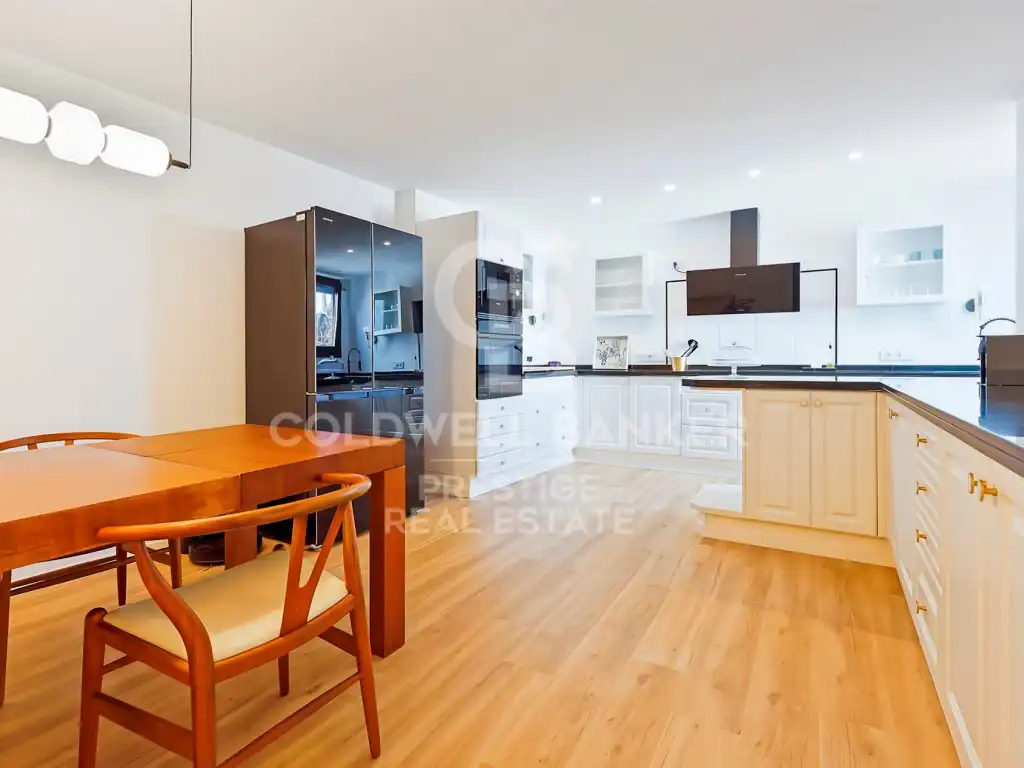 Kitchen of Houses for sale in Esplugues de Llobregat