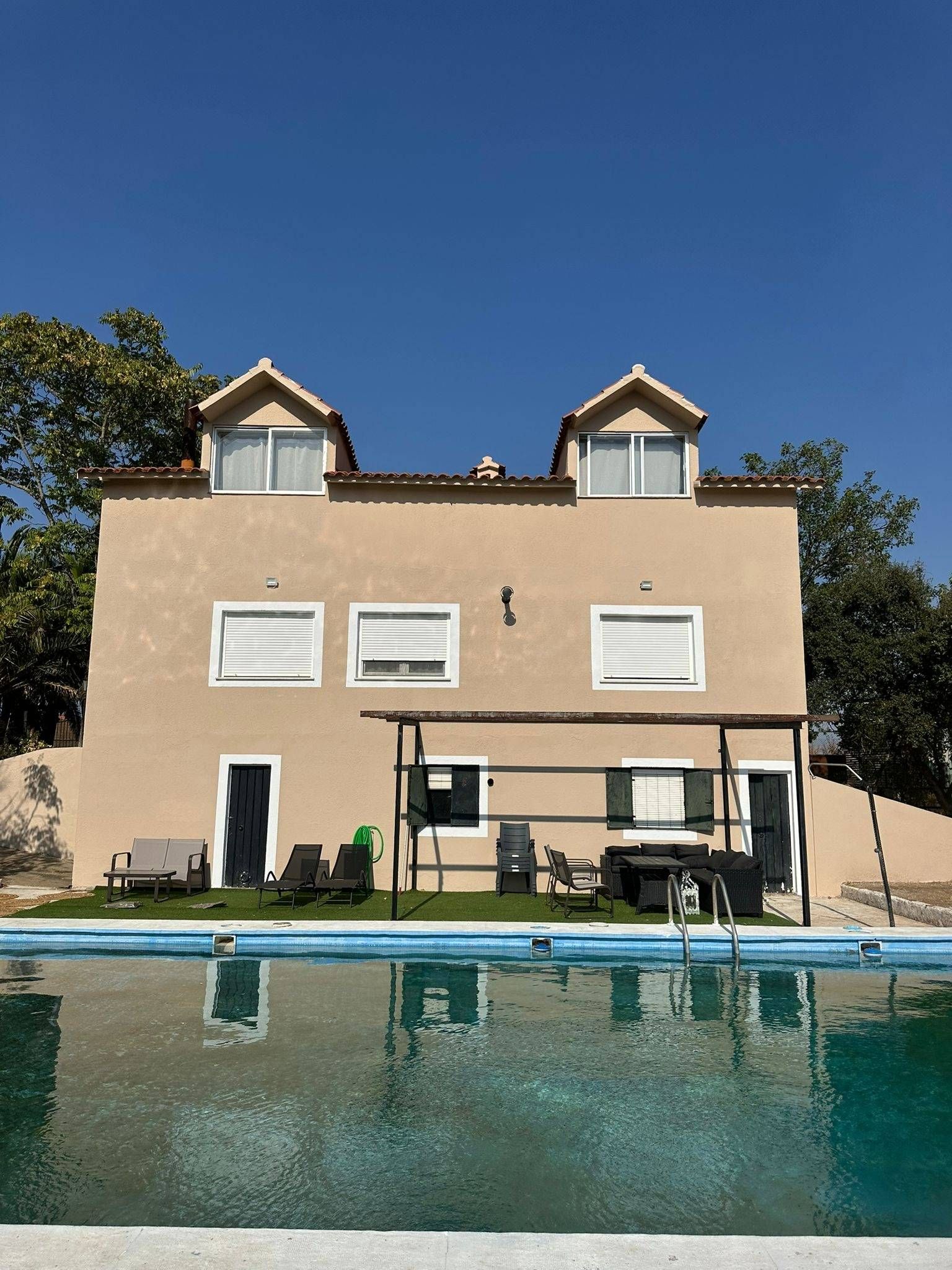 Vista exterior de Casa o chalet en venta en Badajoz Capital con Calefacción, Terraza y Trastero