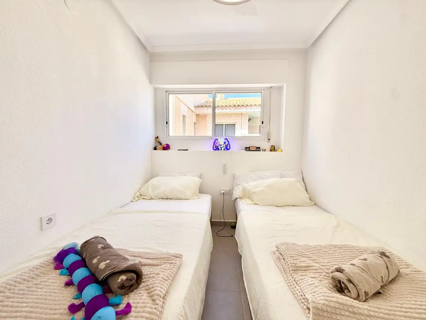 Schlafzimmer von Wohnungen zur Miete in Torrevieja mit Klimaanlage, Heizung und Terrasse