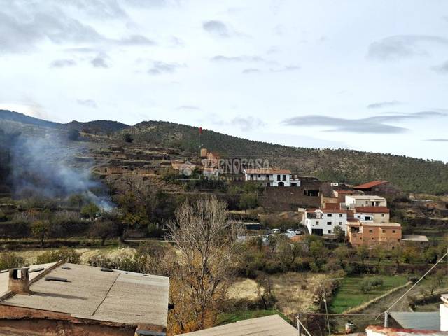 Casa adosada en Venta en Aldeire