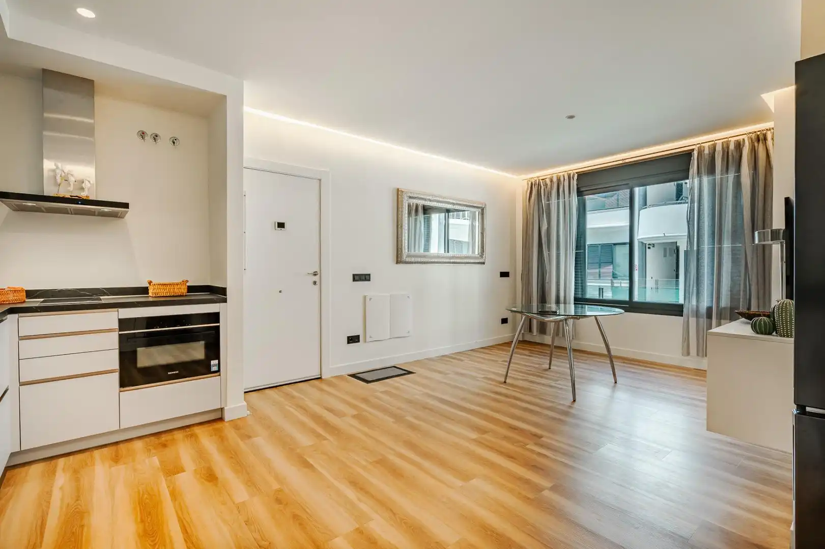Sala de estar de Apartamento en venta en Estepona con Aire acondicionado, Calefacción y Amueblado
