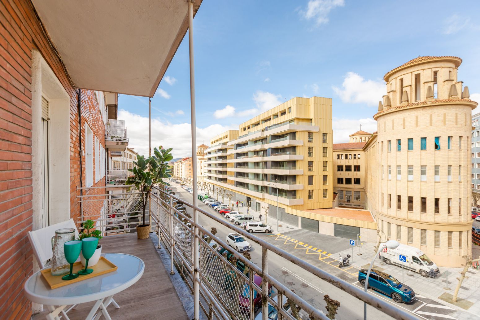 Vista exterior de Pis en venda en  Pamplona / Iruña amb Calefacció, Parquet i Traster