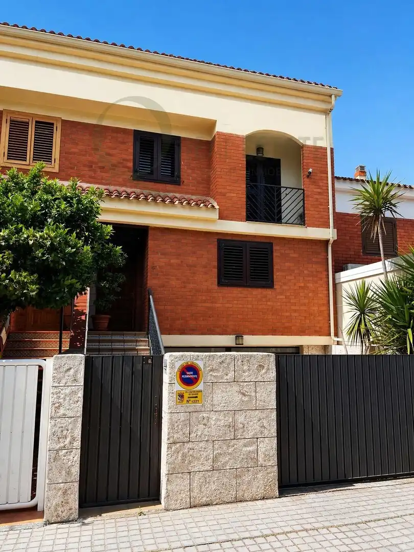 Vista exterior de Casa o chalet en venta en Villena con Aire acondicionado, Calefacción y Jardín privado