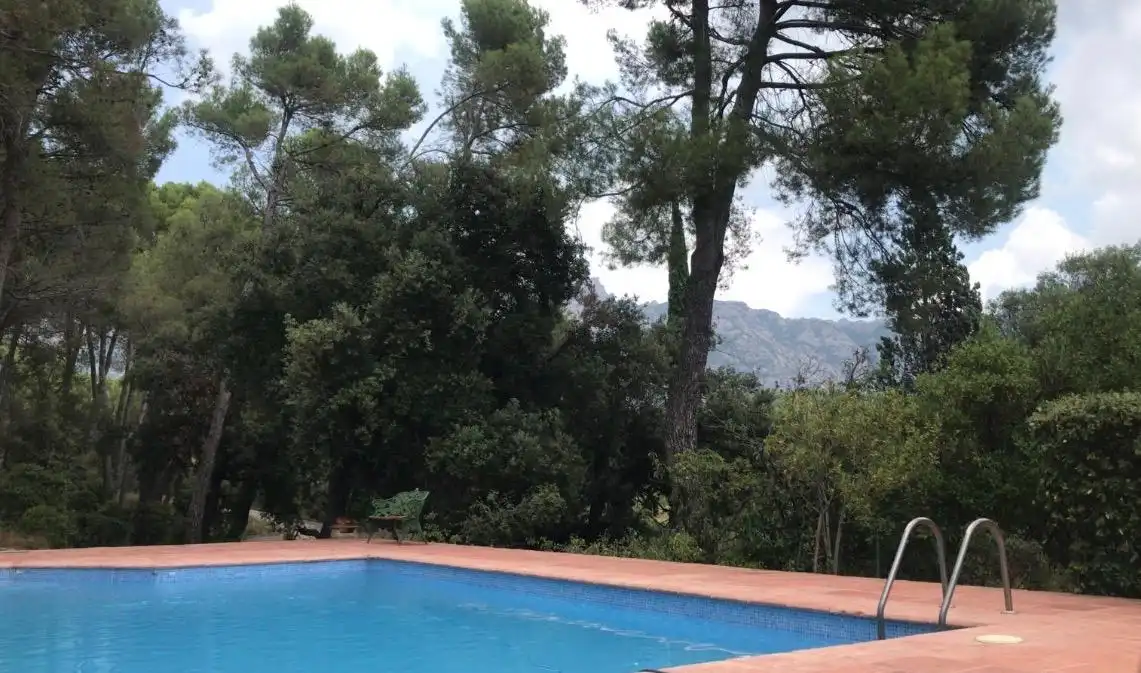 Casa rústica con terraza en venta en El Bruc, imagen 2