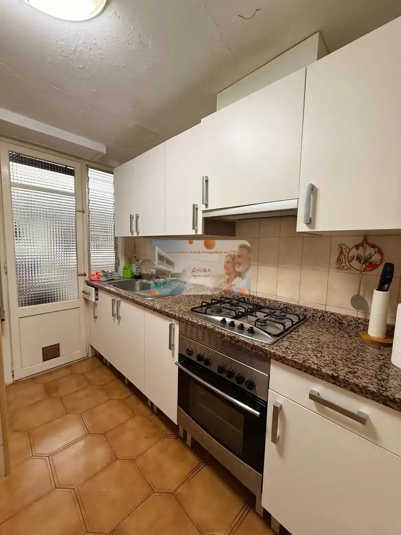 Cocina de Piso en venta en Castellón de la Plana / Castelló de la Plana con Amueblado, Horno y Lavadora
