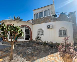 Vista exterior de Casa o xalet de lloguer en Cartagena amb Calefacció, Jardí privat i Terrassa