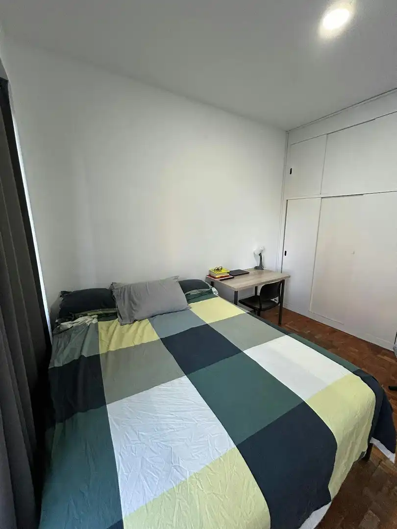 Habitación de Piso para compartir en Barcelona con Calefacción y Lavadora