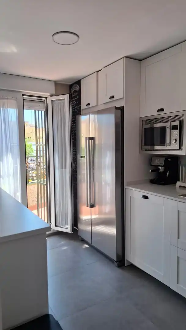 Küche von Wohnung zum Verkauf in Sevilla mit Klimaanlage, Heizung und Terrasse