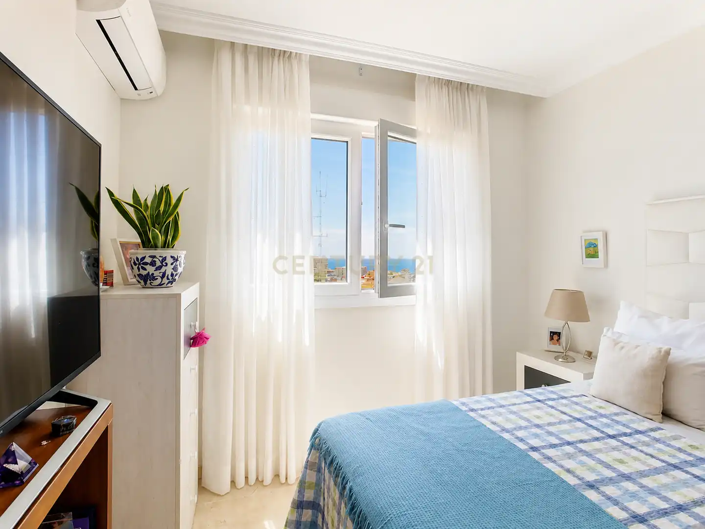 Dormitori de Apartament en venda en Benalmádena amb Aire condicionat i Balcó