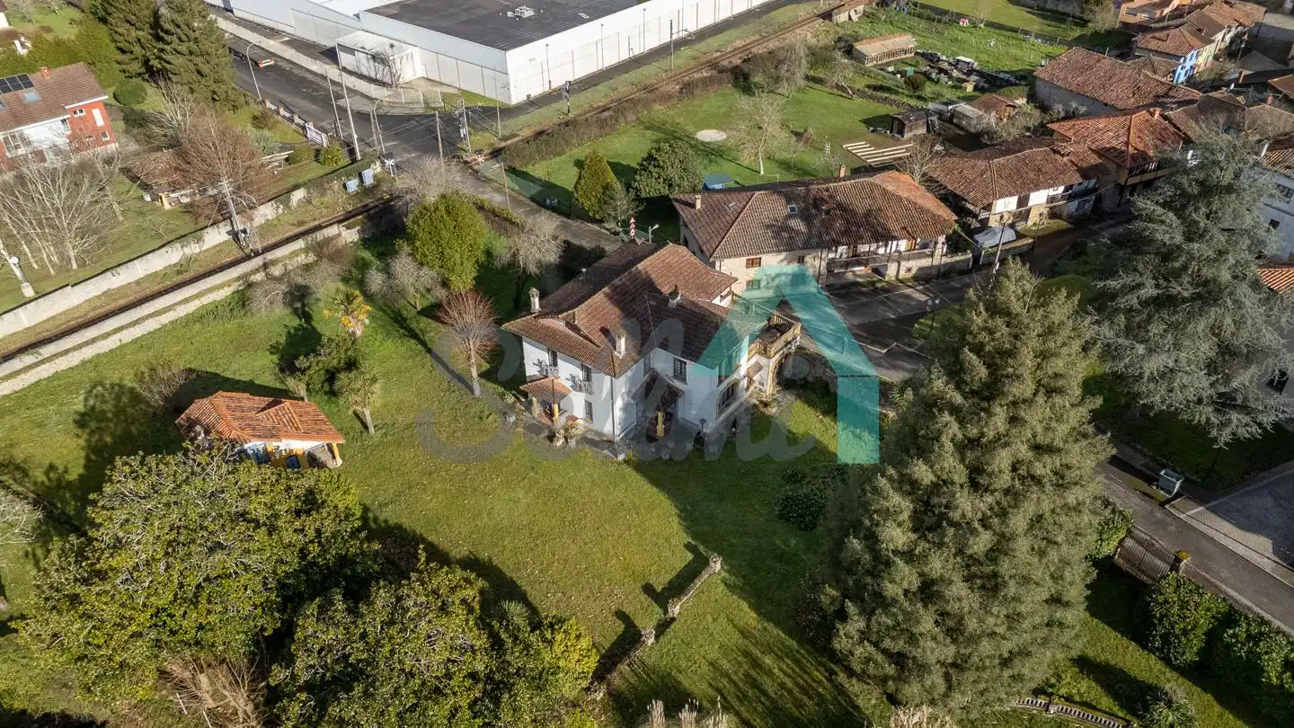 Casa o xalet en venda en Piloña amb Jardí privat, Parquet i Terrassa
