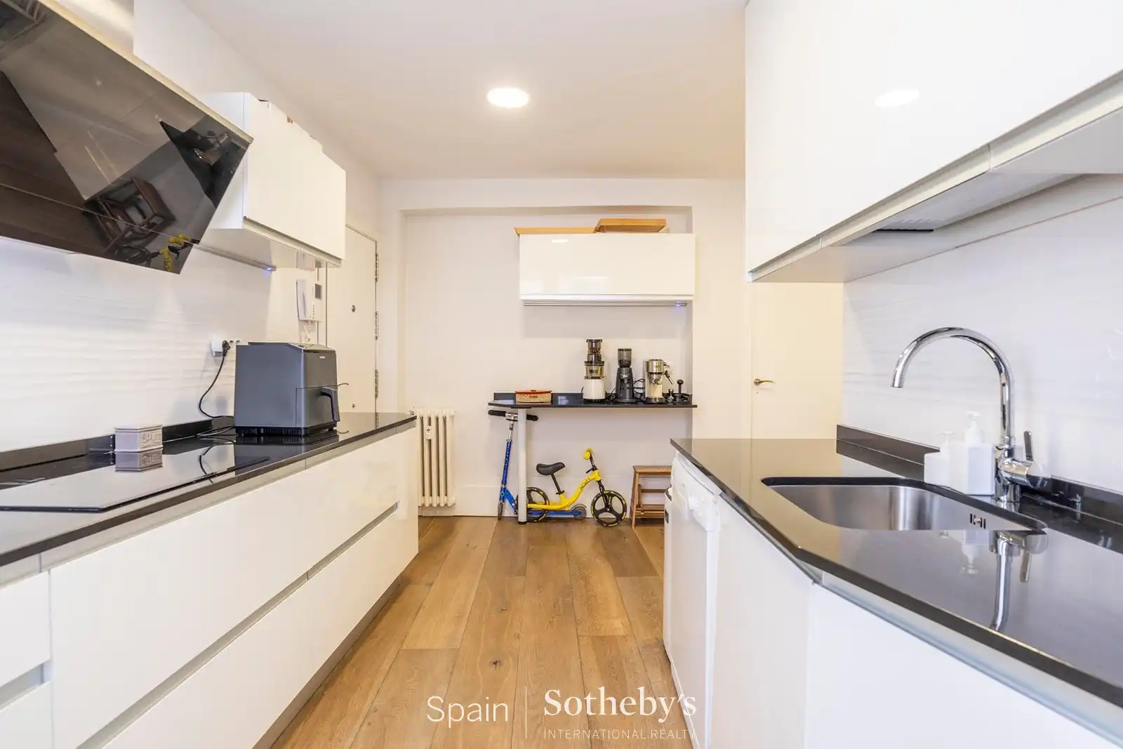 Cuina de Apartament en venda en Madrid amb Aire condicionat, Calefacció i Traster