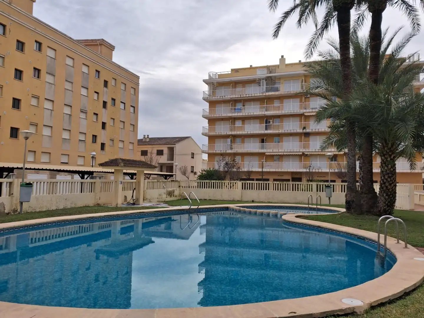 Piscina de Casa adosada en venta en Miramar con Calefacción, Jardín privado y Terraza