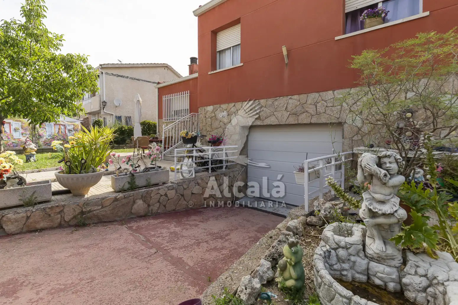 Exterior view of Houses for sale in Camarma de Esteruelas  with Air Conditioner, Heating and Private garden