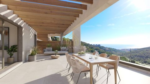 A la venta en La Alcaidesa, apartamentos disponibles de 2 y 3 dormitorios con vistas al mar al lado del campo de Golf, en un entor