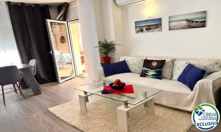 Flat for sale in Carrer Port Banyuls 32, imagen 2
