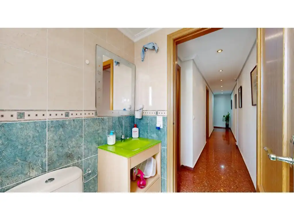 Bathroom of Flat for sale in Torrent  with Air Conditioner and Balcony