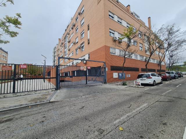 Garaje en Venta en C/ Las Lagunas de Neila en Villaverde Alto