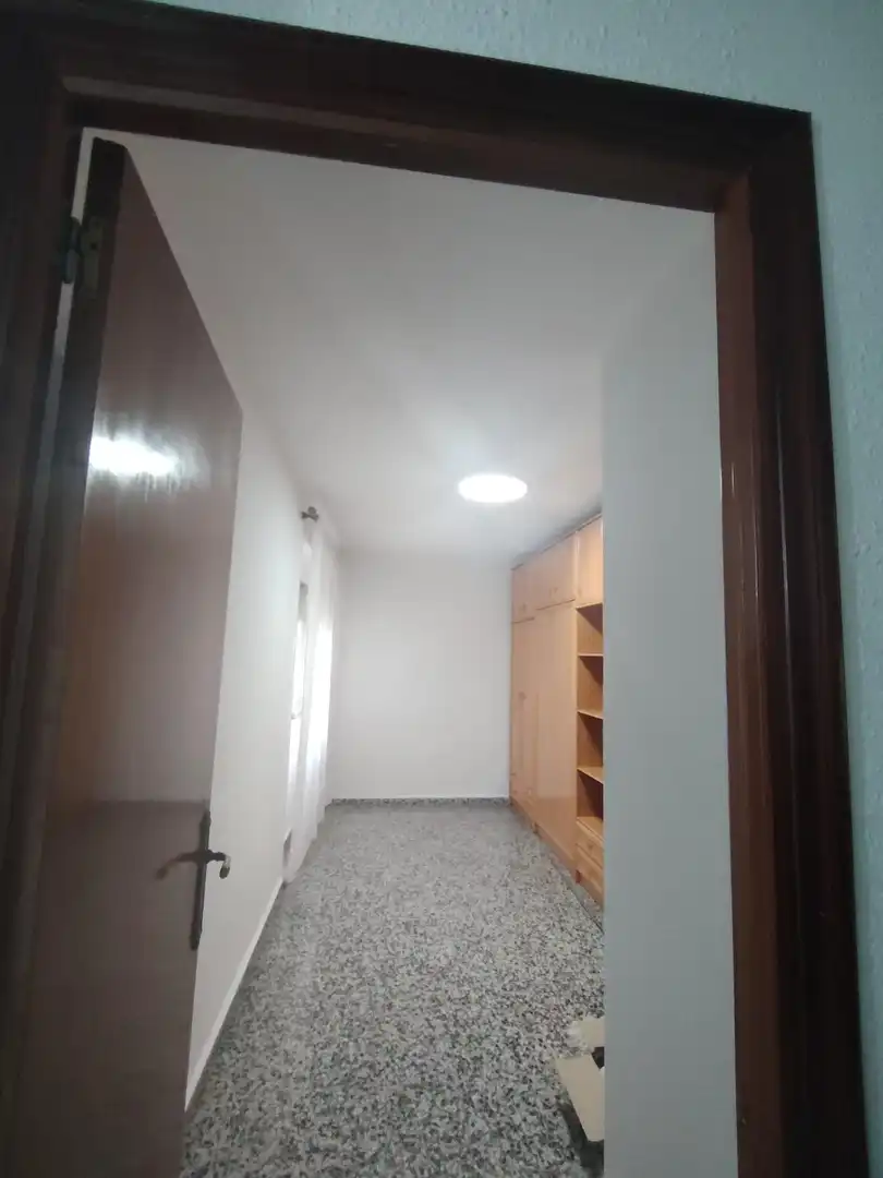 Wohnung zur Miete in Mislata mit Klimaanlage, Heizung und Balkon