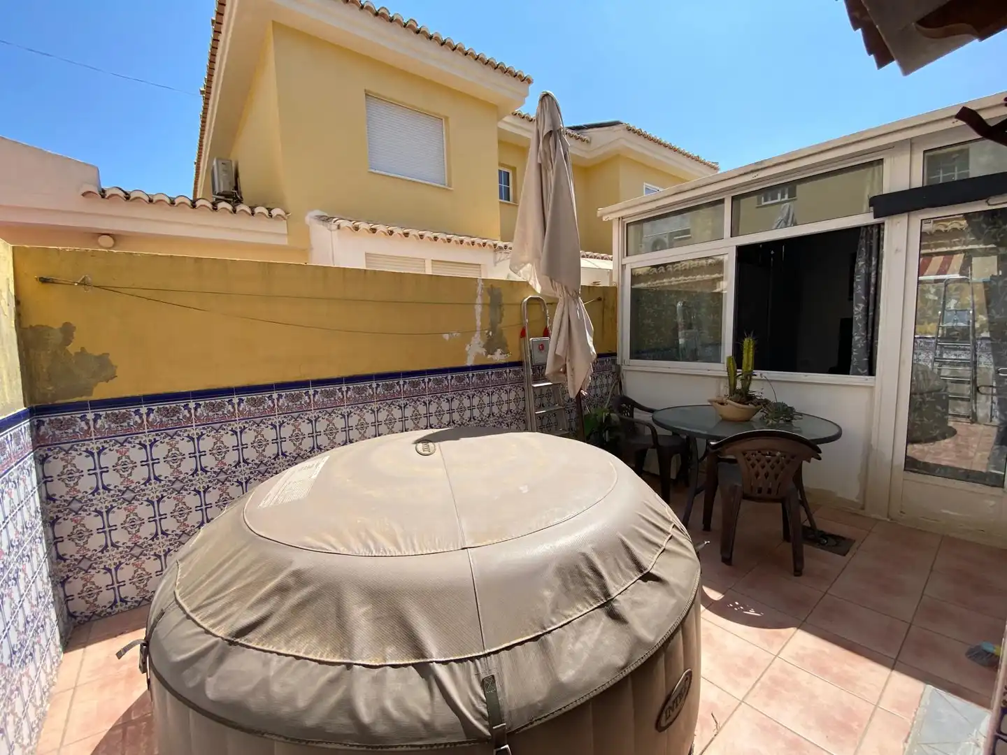 Terrassa de Casa adosada en venda en Bellreguard amb Aire condicionat, Jardí privat i Traster