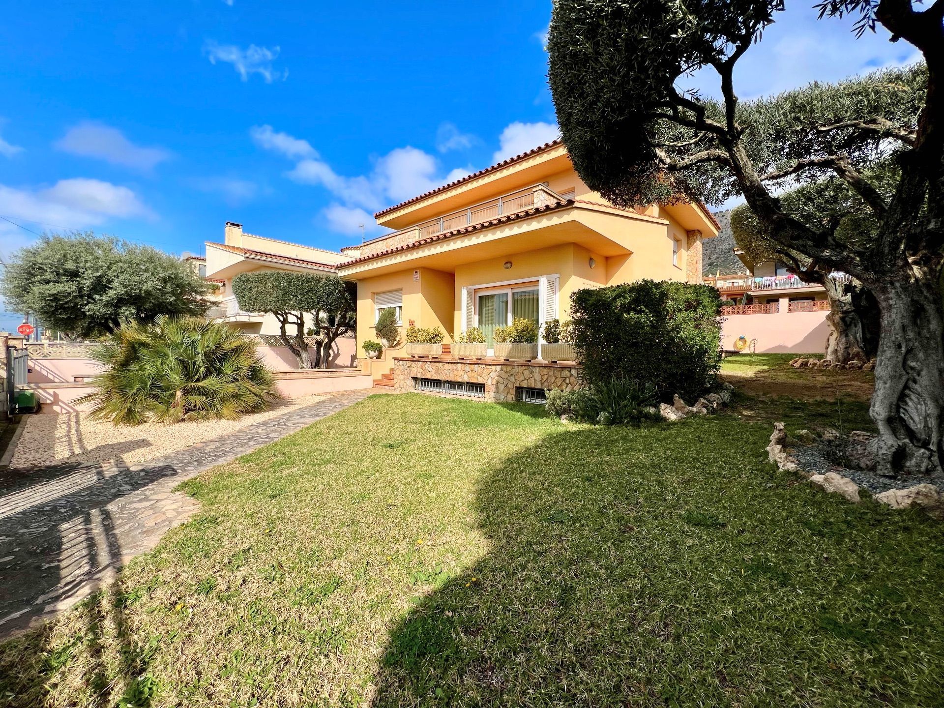 Exterior view of House or chalet for sale in Torroella de Montgrí  with Air Conditioner, Heating and Private garden