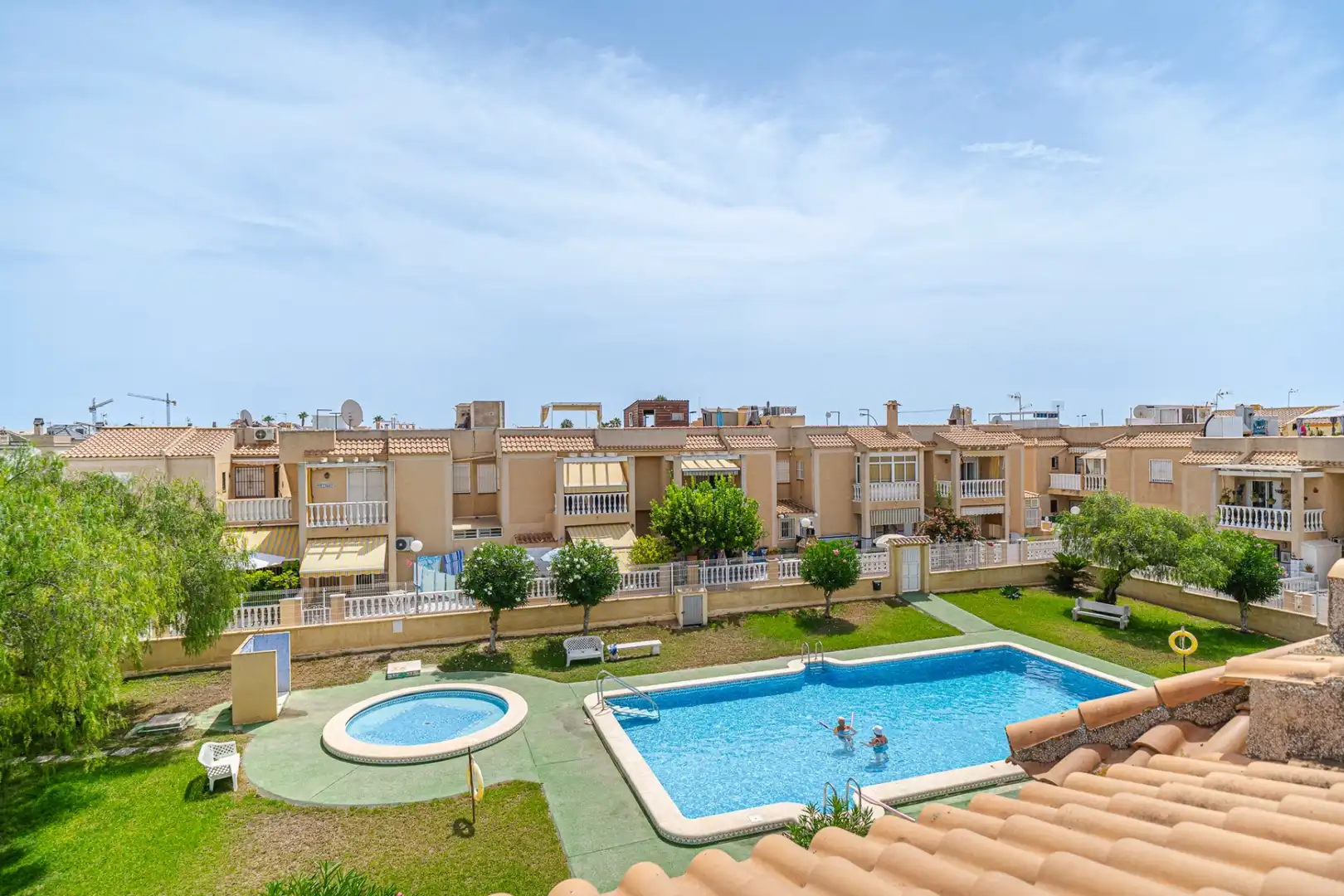 Piscina de Pis en venda en Torrevieja amb Calefacció, Forn i Rentadora