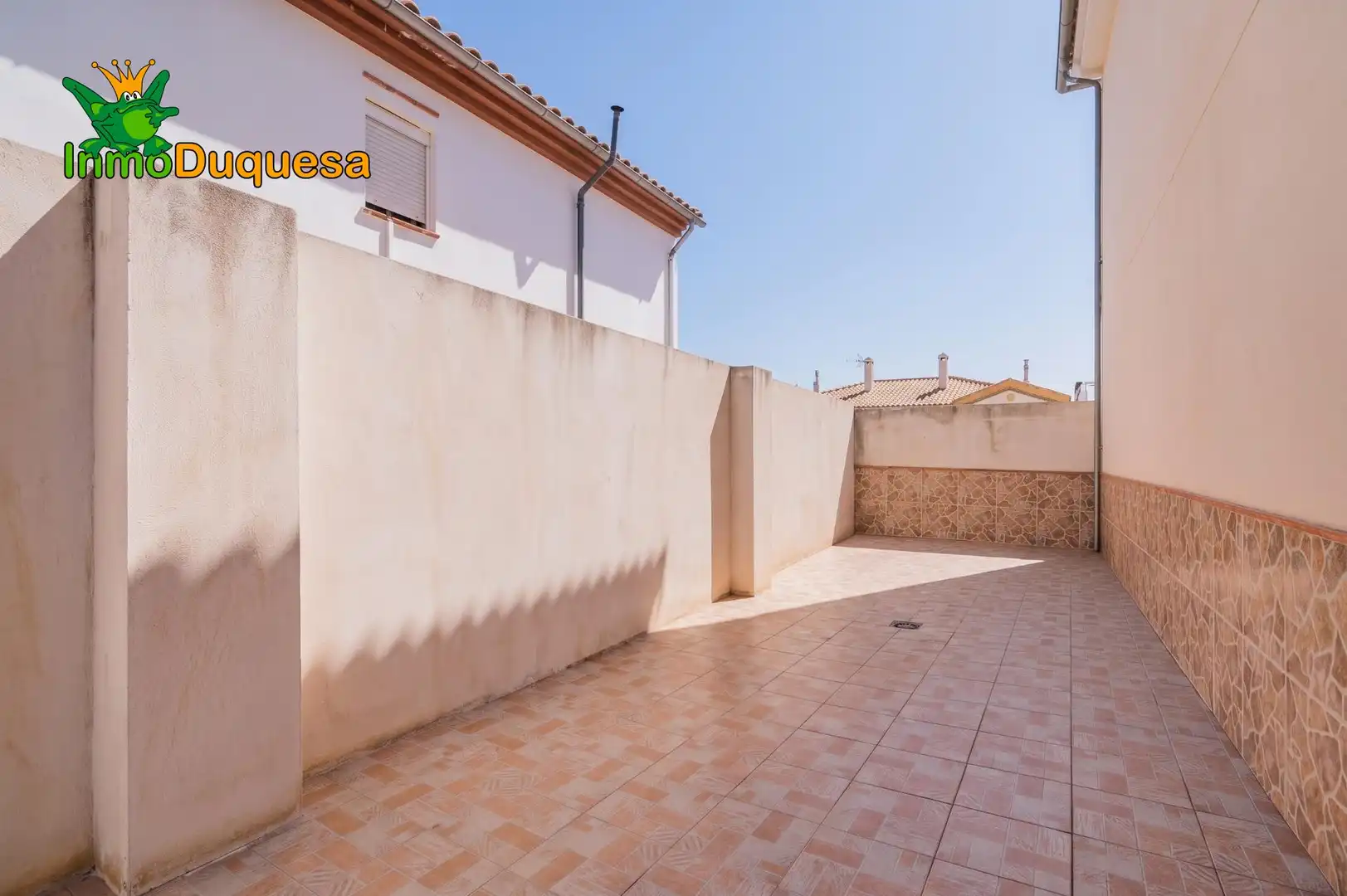 Semi-detached house with terrace for sale in Jun, imagen 2