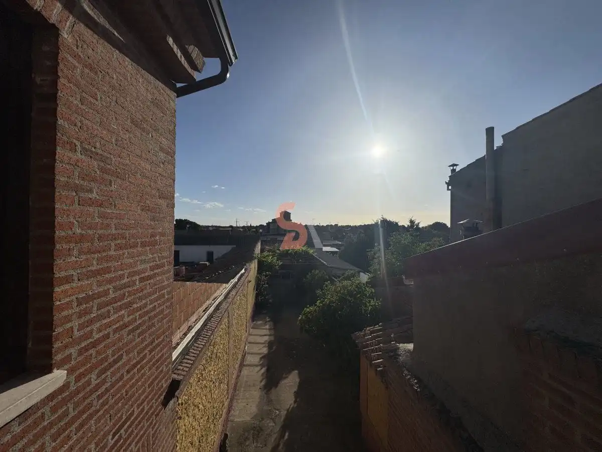 Vista exterior de Casa o chalet en venta en Alcazarén con Calefacción, Terraza y Trastero