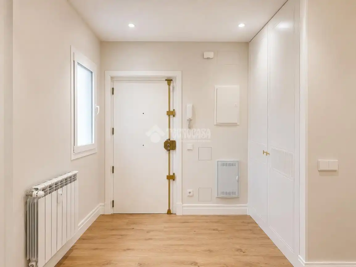 Wohnung zum Verkauf in Madrid mit Klimaanlage, Heizung und Terrasse