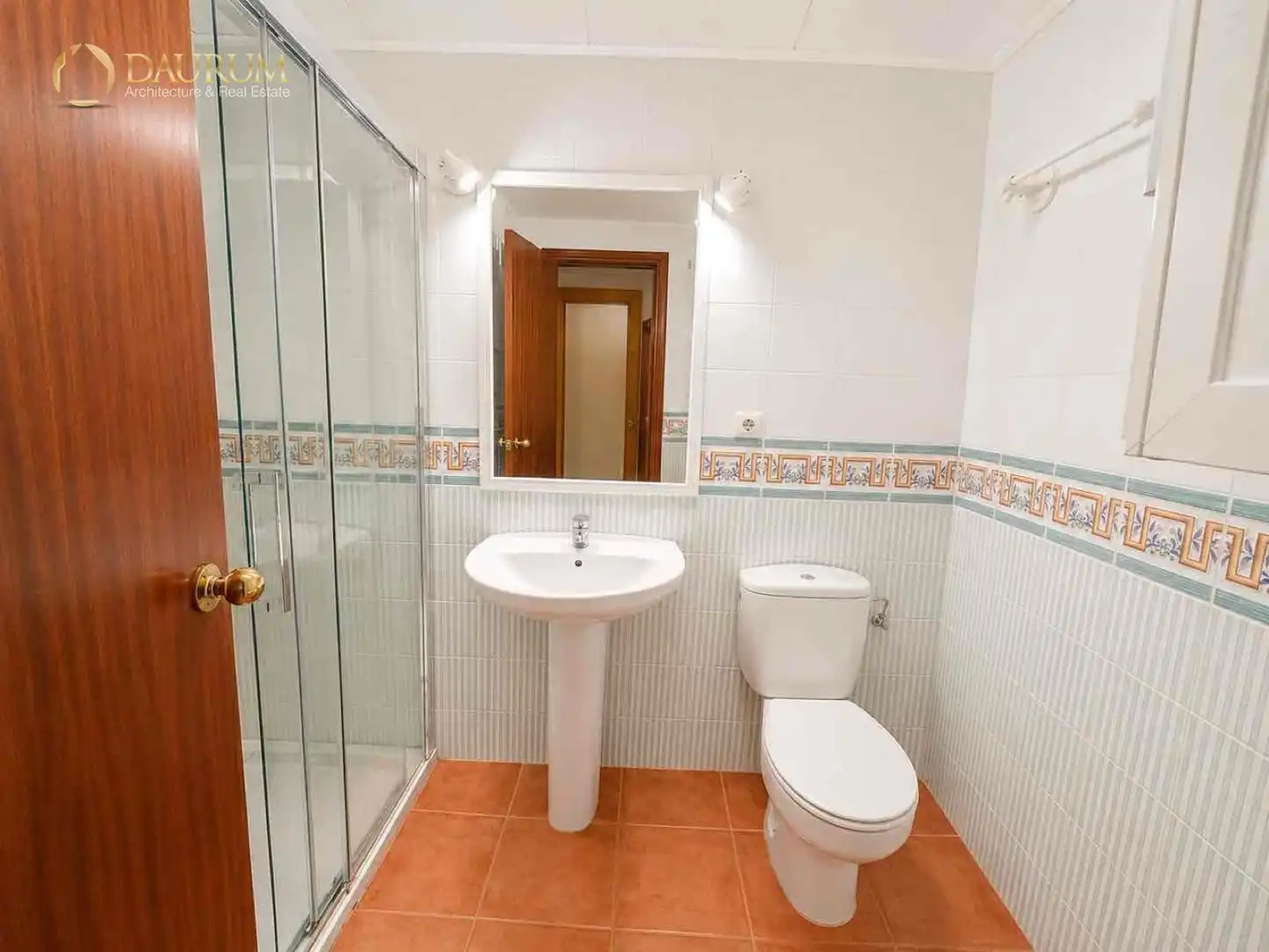 Bathroom of Flat for sale in Dos Hermanas  with Air Conditioner, Heating and Terrace