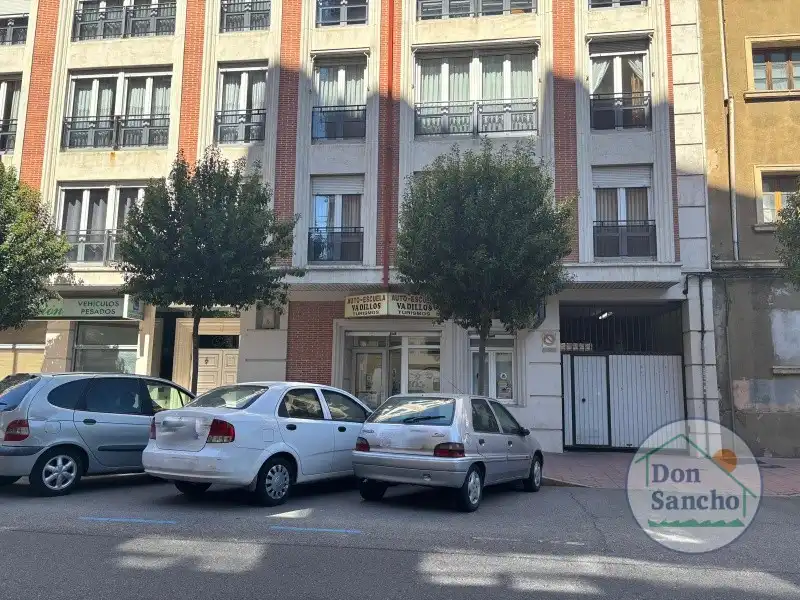 Vista exterior de Garatge en venda en Valladolid