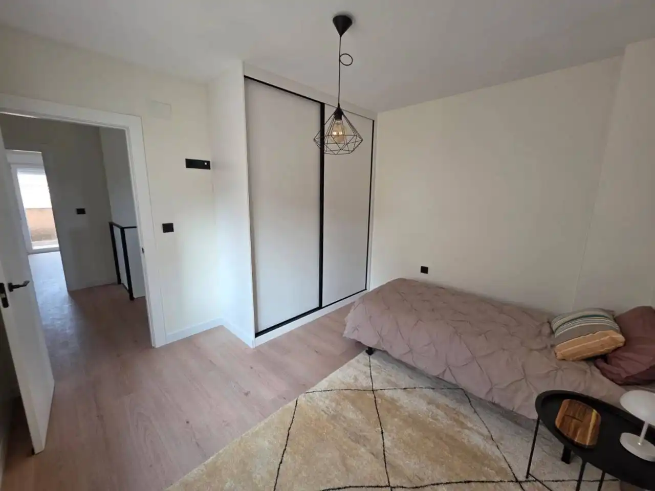 Habitación de Casa adosada en venta en Pozo Cañada con Calefacción y Piscina comunitaria