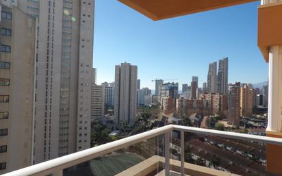 Vista exterior de Apartament en venda en Benidorm amb Aire condicionat i Terrassa