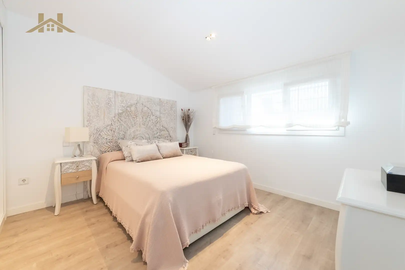 Bedroom of Detached homes for sale in Boadilla del Monte  with Air Conditioner, Heating and Private garden