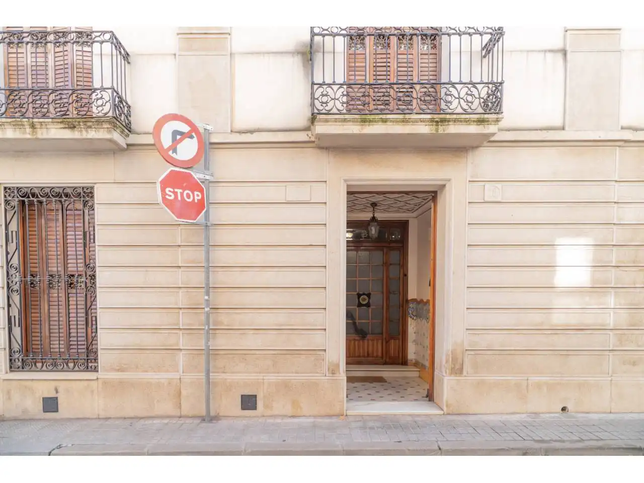 Vista exterior de Casa o xalet de lloguer en Sabadell amb Calefacció, Jardí privat i Terrassa