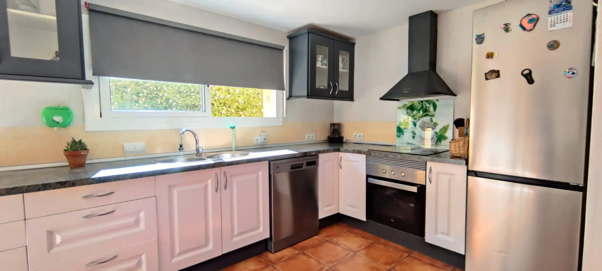 Cocina de Casa o chalet en venta en Cunit con Aire acondicionado, Calefacción y Jardín privado