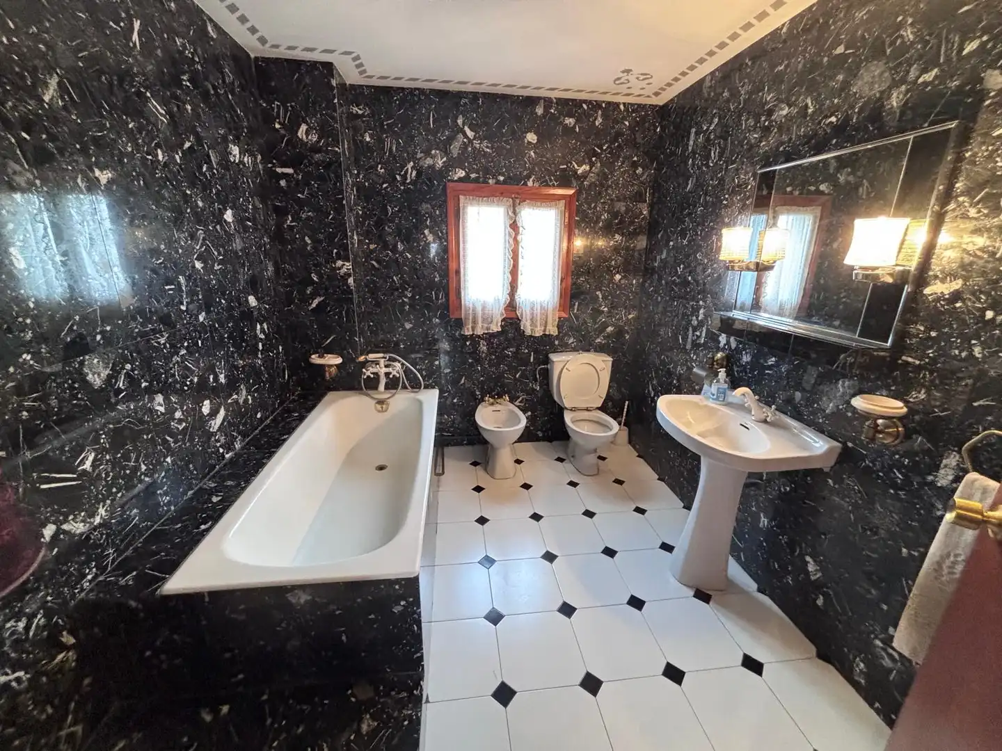 Bathroom of Houses for sale in Bulbuente  with Heating, Storage room and Furnished