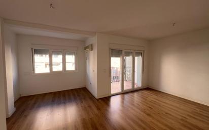 Living room of Flat for sale in  Sevilla Capital  with Air Conditioner and Terrace